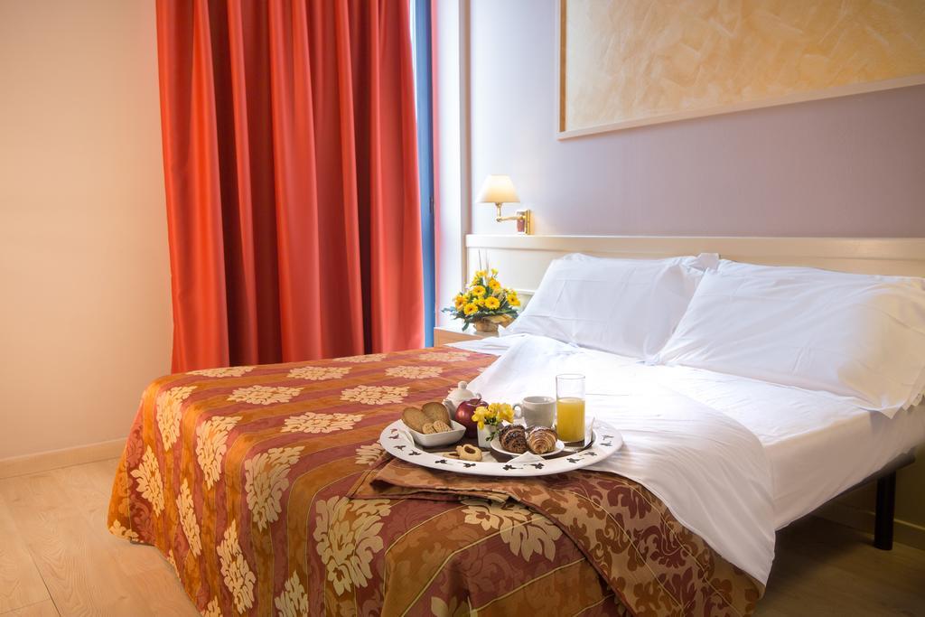Euro Hotel Cascina Habitación foto